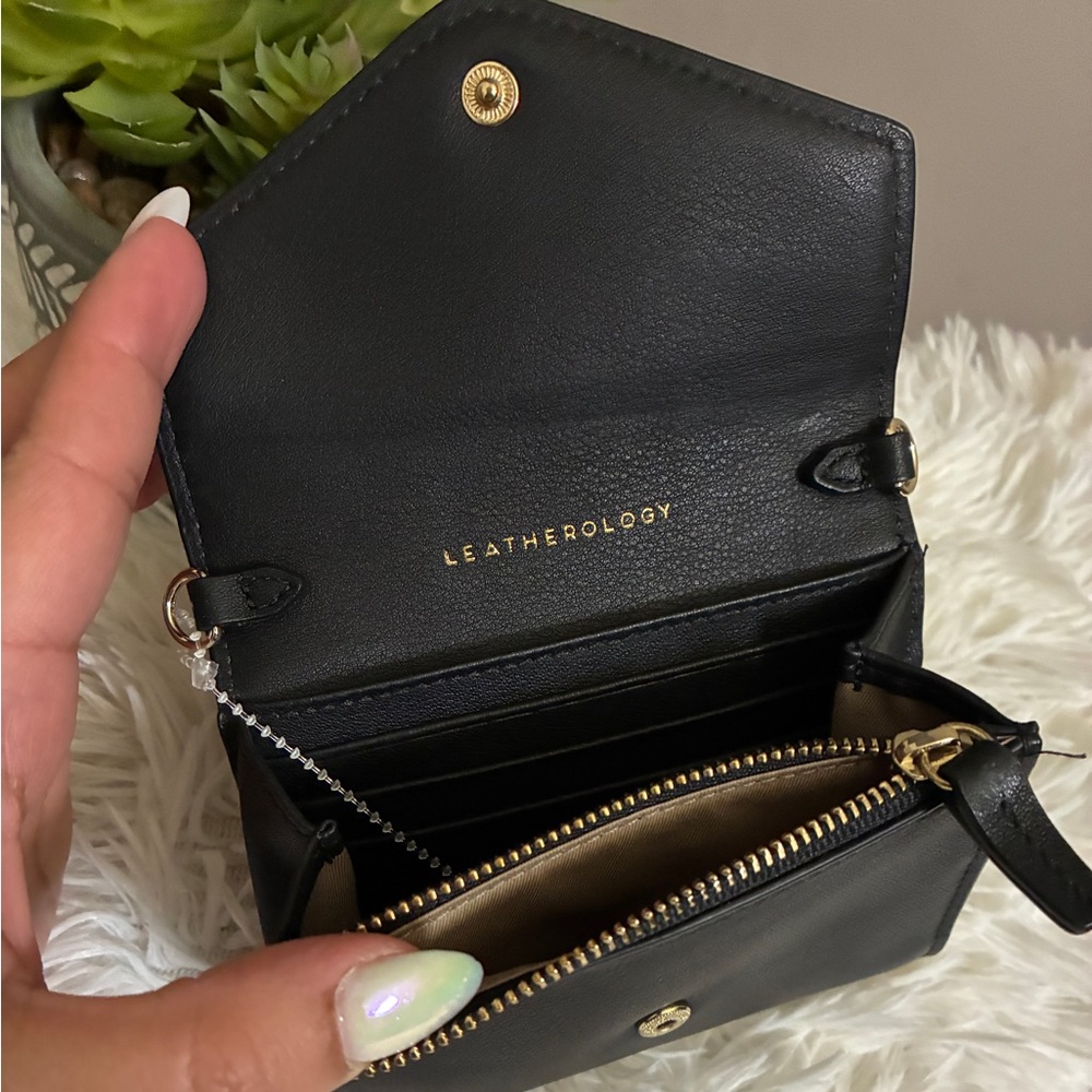 LEATHEROLOGY Haven Compact Wallet 🖤 - Picture 6 of 14